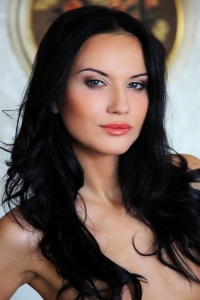 Gorgeous brunette fingering pussy