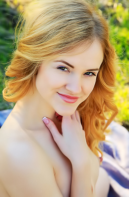 Exotic Hottie Alice May