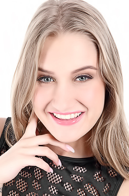 Tiffany Tatum Strips Naked