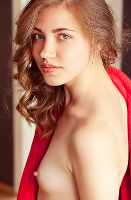Green-eyed Beauty Jasmina
