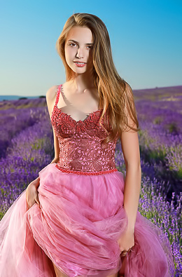 Elle Tan Shows Perfect Breasts And Shaved Pussy