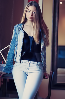 Lana Lea In Jeans
