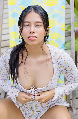 Leyla Grey In Great Fun