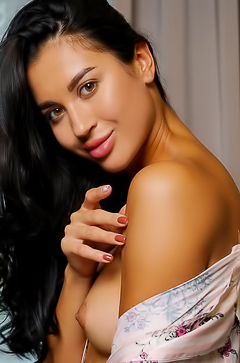 Victoria Mur Parts The Succulent Pink Folds Of Her Shaved Pussy And Eases Her Fingers
