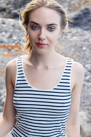 Oxana Chic Looking For A Secluded Spot Where You Can Be Alone Together