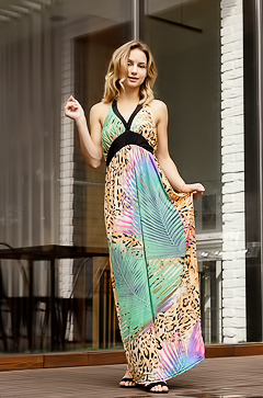 Melissa Baby Smiles Flirtatiously And Shows Shaved Pussy And Sexy Booty