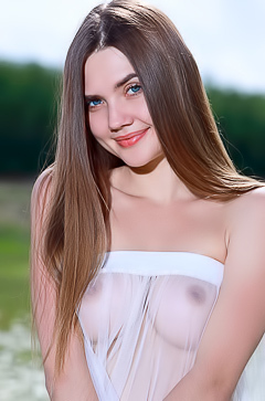 Georgia Free-spirited Beauty Is Eager To Indulge Her Natural Urges