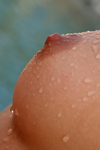 Shyla Jennings Gets Wet