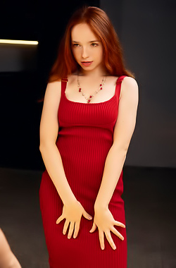 Rinna Ly Elegantly Sexy In A Figure-hugging Dress