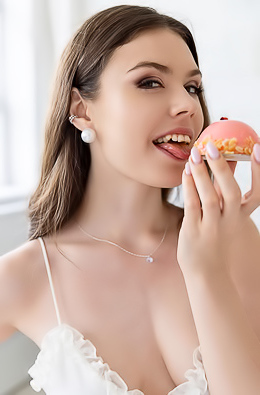 Princess Alice Flirty Brunette Is A True Exhibitionist