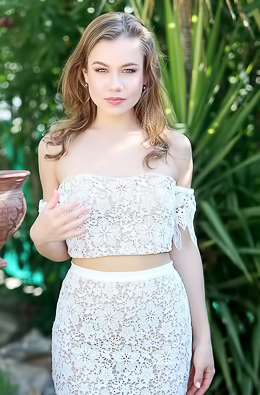 Lila Nova Mesmerize You With Her Gorgeous Blue Eyes As She Pouts Prettily