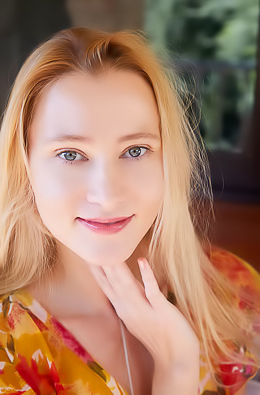 Ivi Rein Parts Her Slender Thighs Revealing She’s Wearing Nothing Beneath