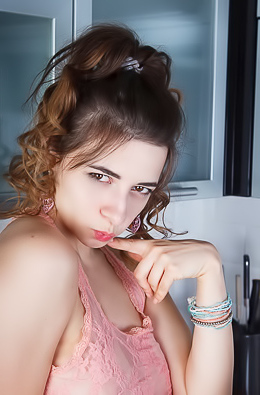 Elle Mira Gorgeous Big Boobs Hottie