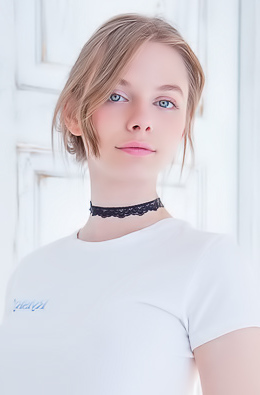 Siya Sexy Teen Angel With Nice Tits