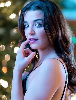 Jade Maris Climaxes As Possible