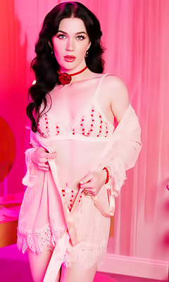 Evelyn Claire Sexy Naked Chick In Hot Lingerie