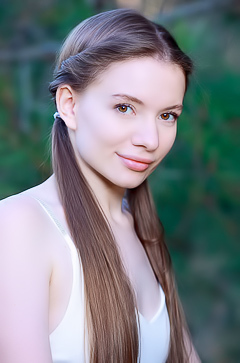 Dariana Not Caring Who Might See Her Daring Display