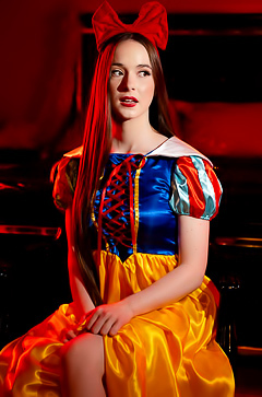 Bianca Beauchamp And Hazel Moore With Tight Natural Curves In Snow White XXX: A Porn Parody