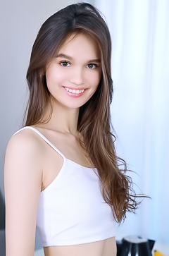 Anastasia Bella Exposing Her Plump-lipped Pussy