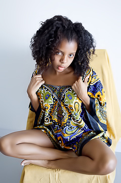 Sukki T Ebony Chick Spreads Her Legs