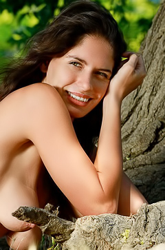 Yasminas venomous smile as her graceful ass rises to meet the hands grabbing her